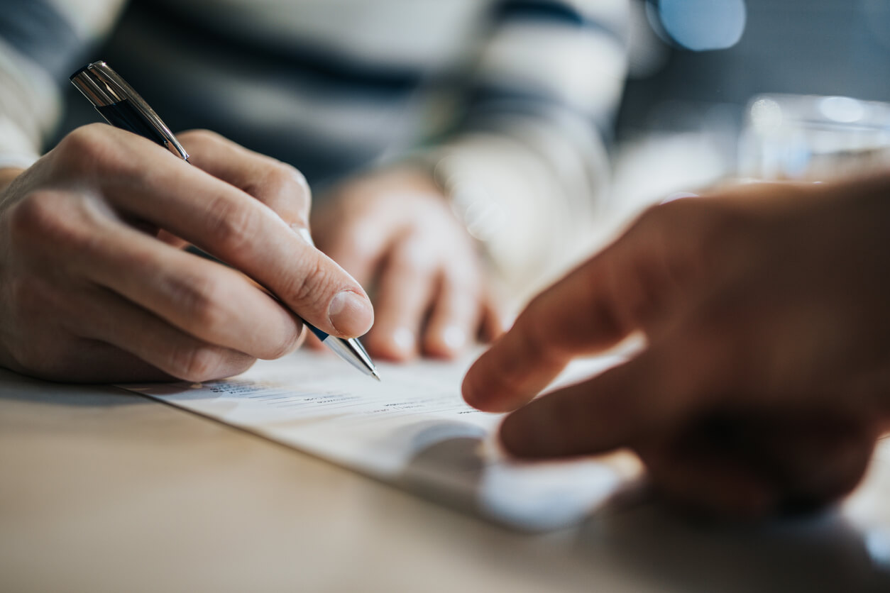 5 Things to Do Before You Sign a Legal Contract
