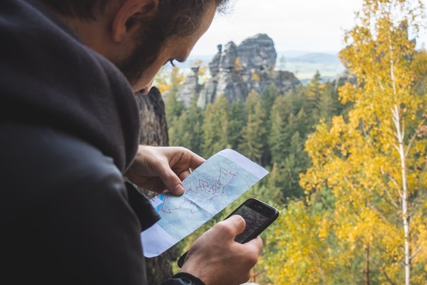 What Apps to Install on Your Phone before You Travel