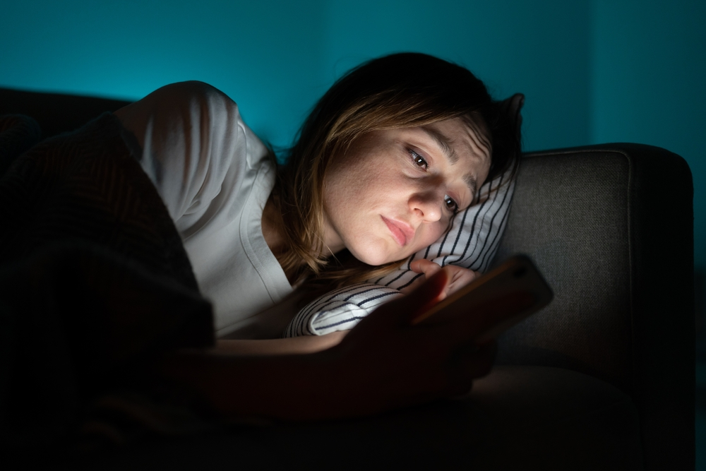How Does Looking at Your Phone Before Bed Affect You