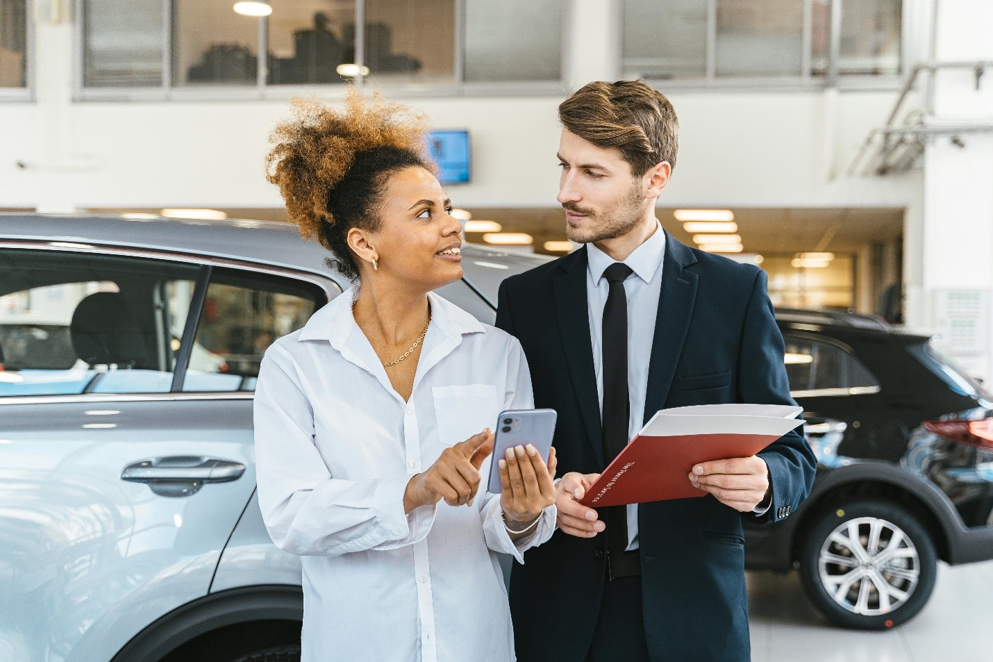 Top Tips for Selecting the Right Dealership for Family Vehicle Needs