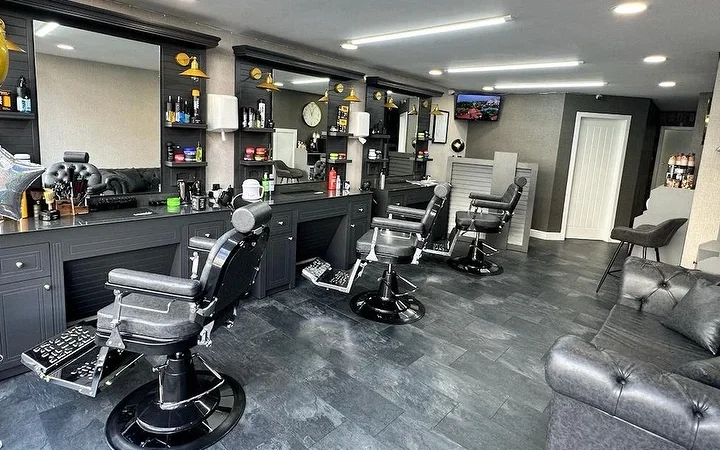 Easy Tips for Renewing Your Barber Licence